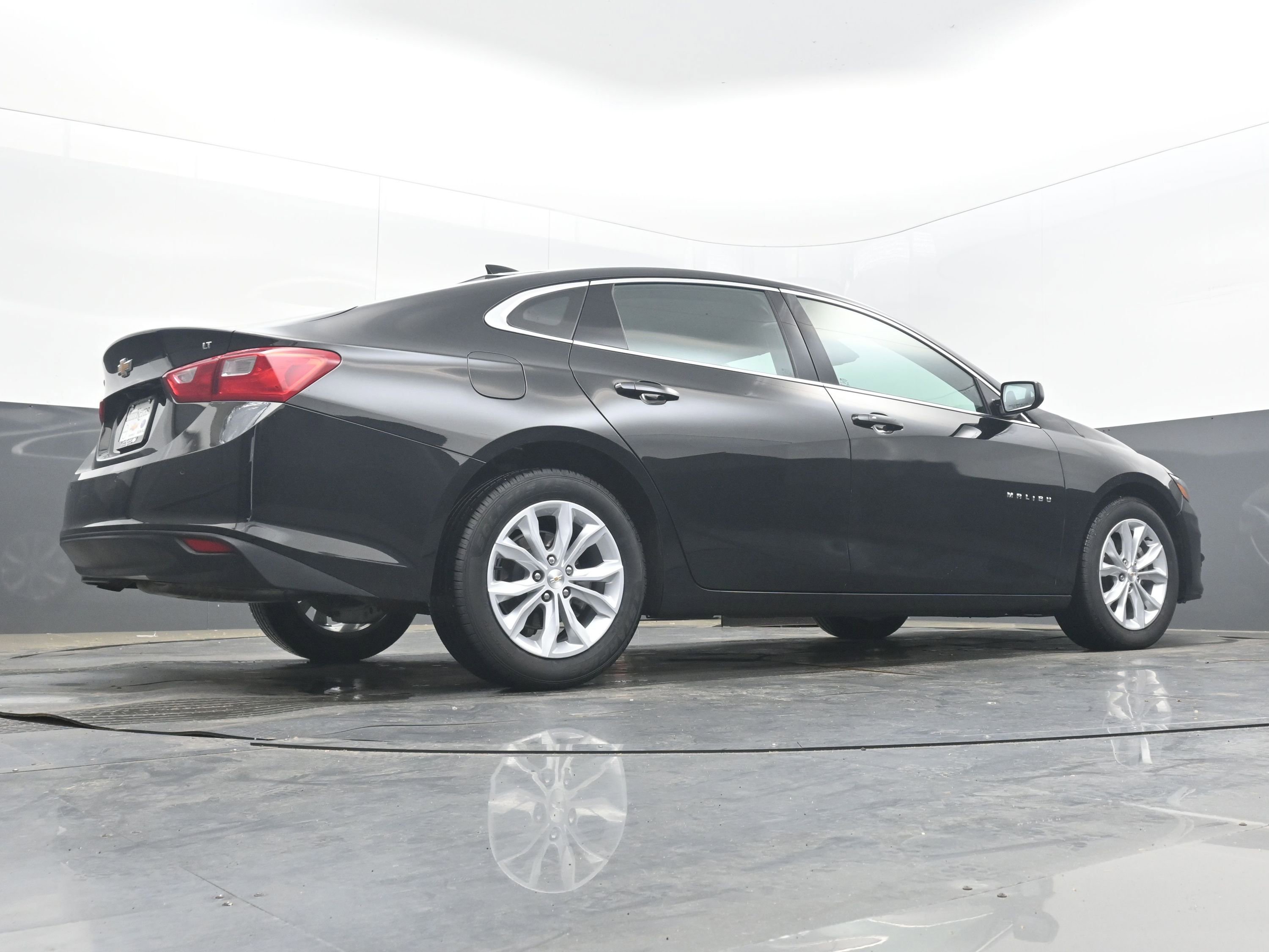 Used 2024 Chevrolet Malibu LT image 29