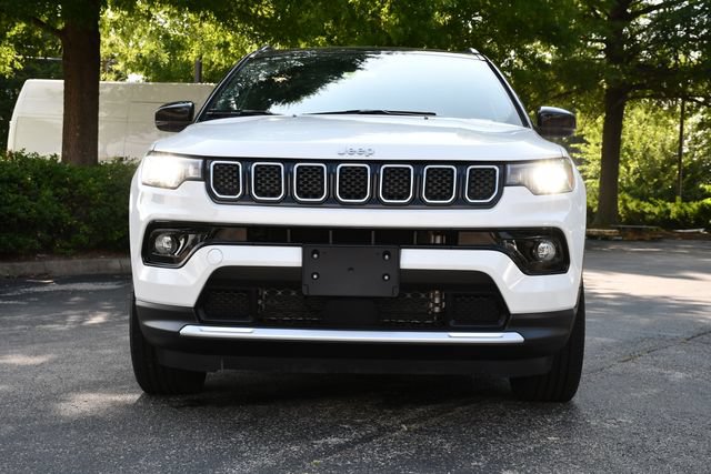Used 2023 Jeep Compass Limited AWD/4WD image 2