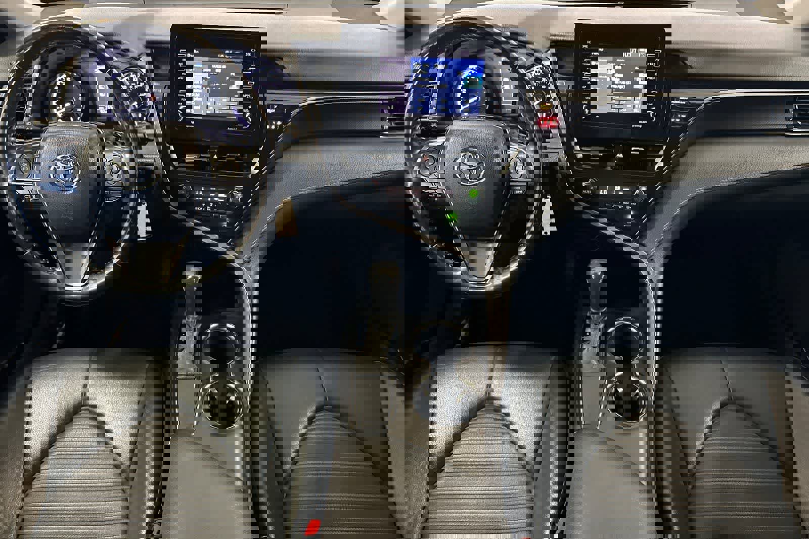 Used 2021 Toyota Camry SE image 4