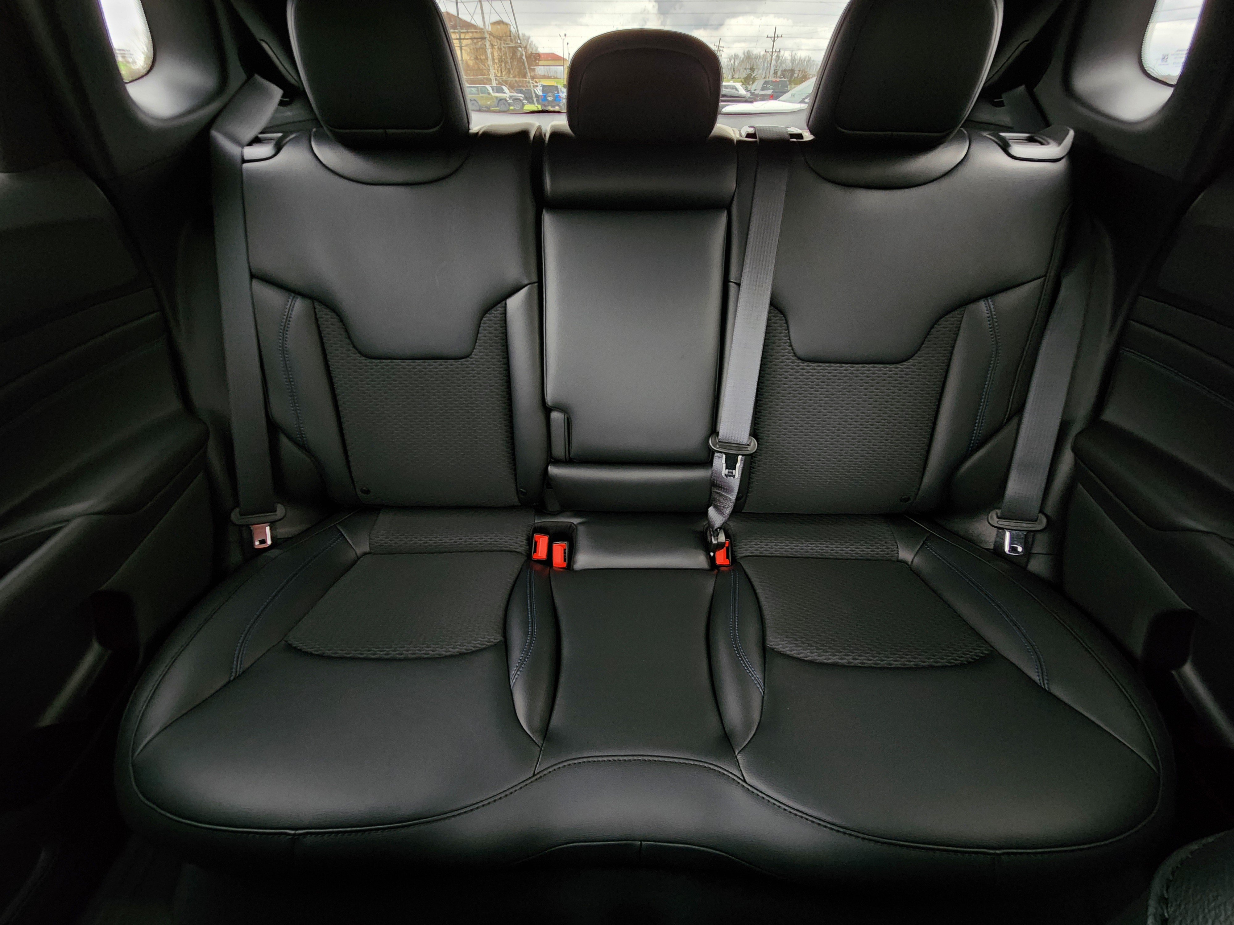 New 2026 Jeep Compass Latitude AWD/4WD image 30