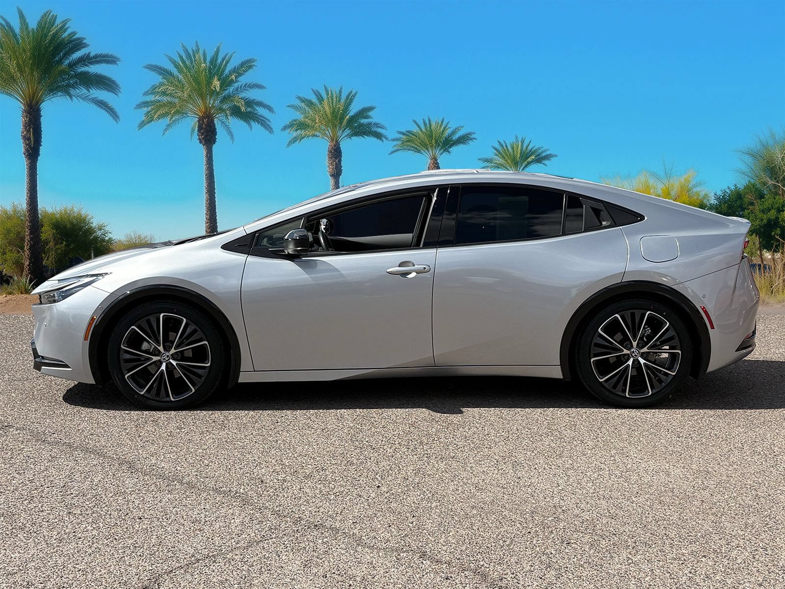 Used 2024 Toyota Prius Limited w/ Limited Premium Package FWD image 2