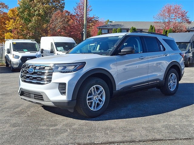New 2026 Ford Explorer Active image 2