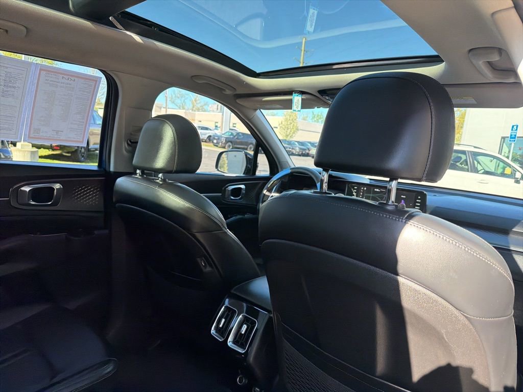 Certified 2023 Kia Sorento SX AWD/4WD image 13