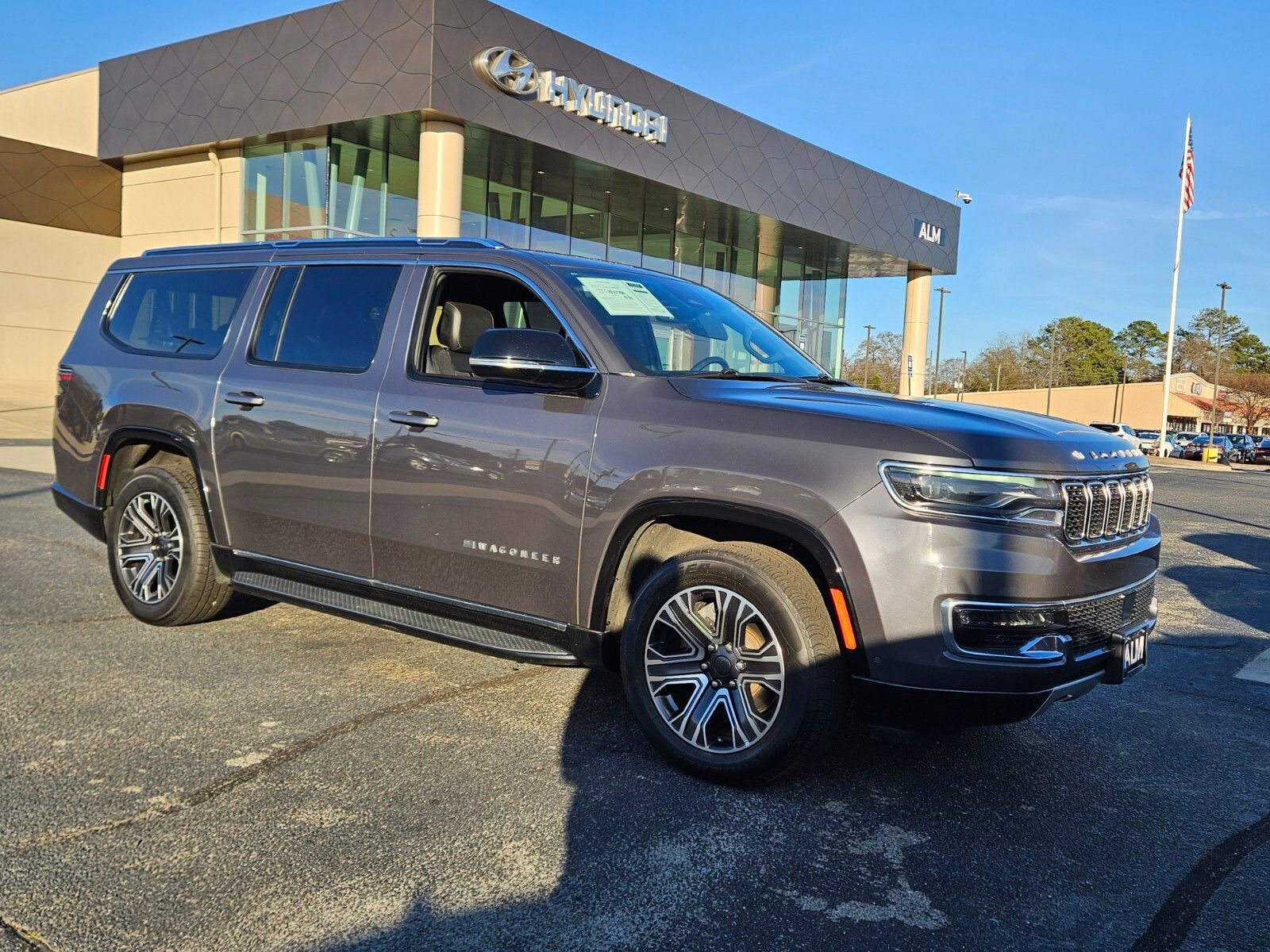 Used 2024 Jeep Wagoneer L Series II w/ Flexible Seating Group