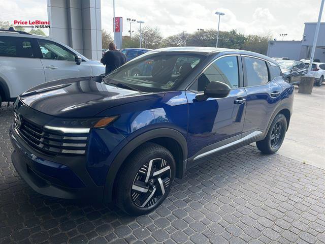 Used 2025 Nissan Kicks SV image 5