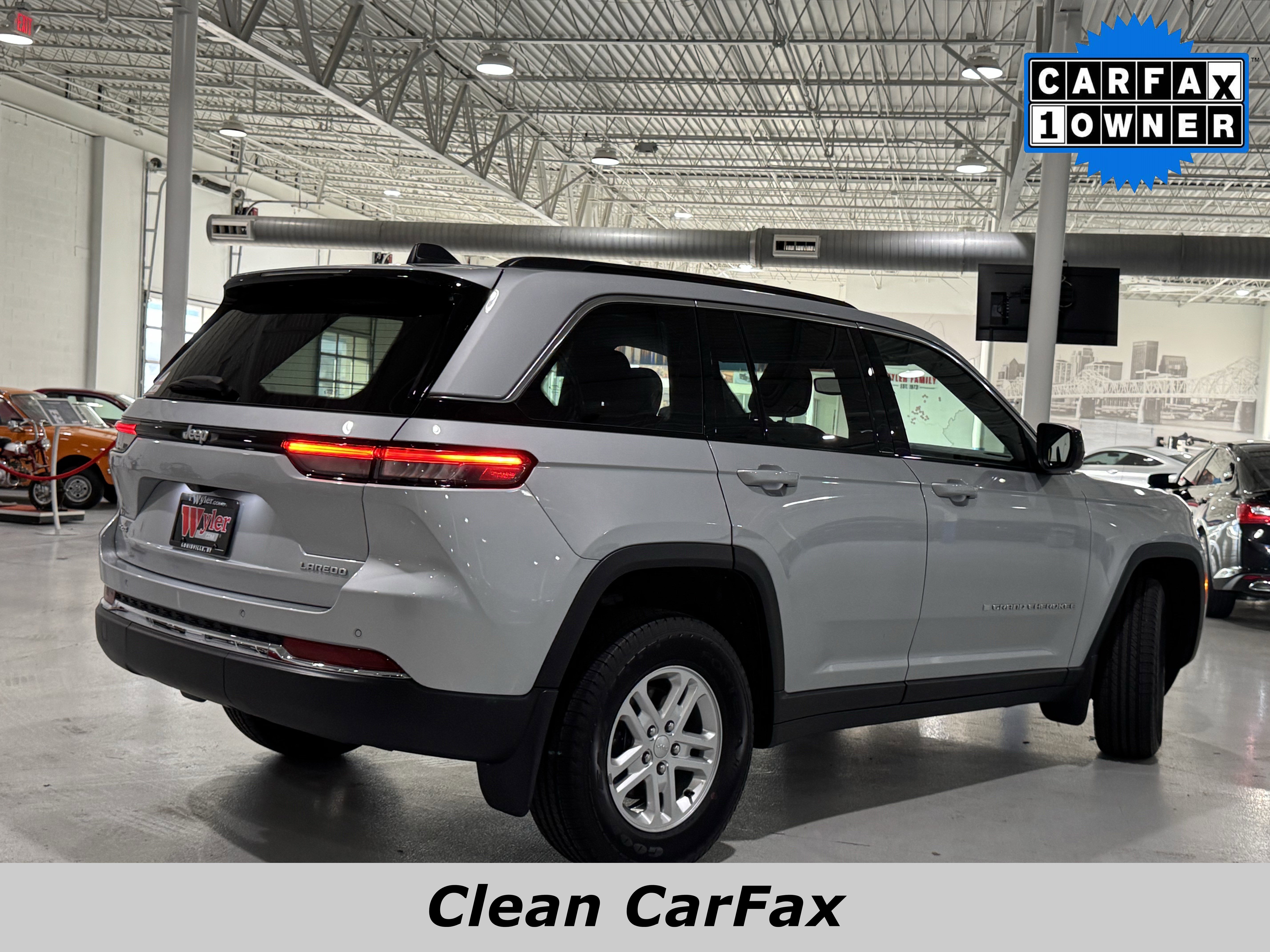 Used 2024 Jeep Grand Cherokee Laredo w/ MOPAR Finishing Package image 3