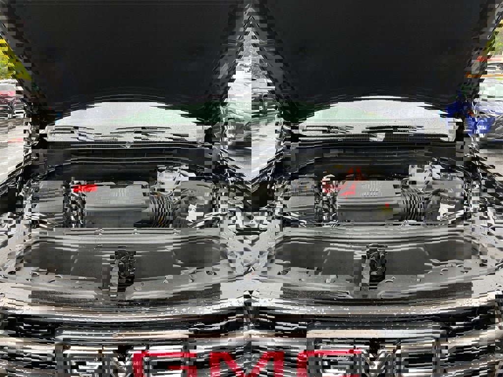 Used 2025 GMC Yukon AT4 Ultimate w/ LPO, Floor Liner Package image 28