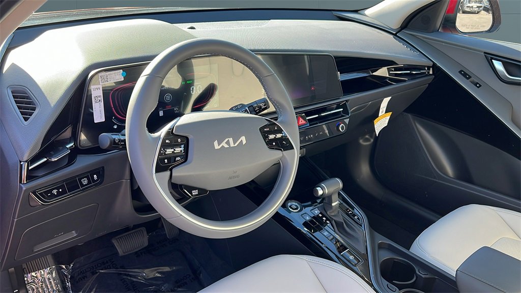New 2025 Kia Niro EX image 10