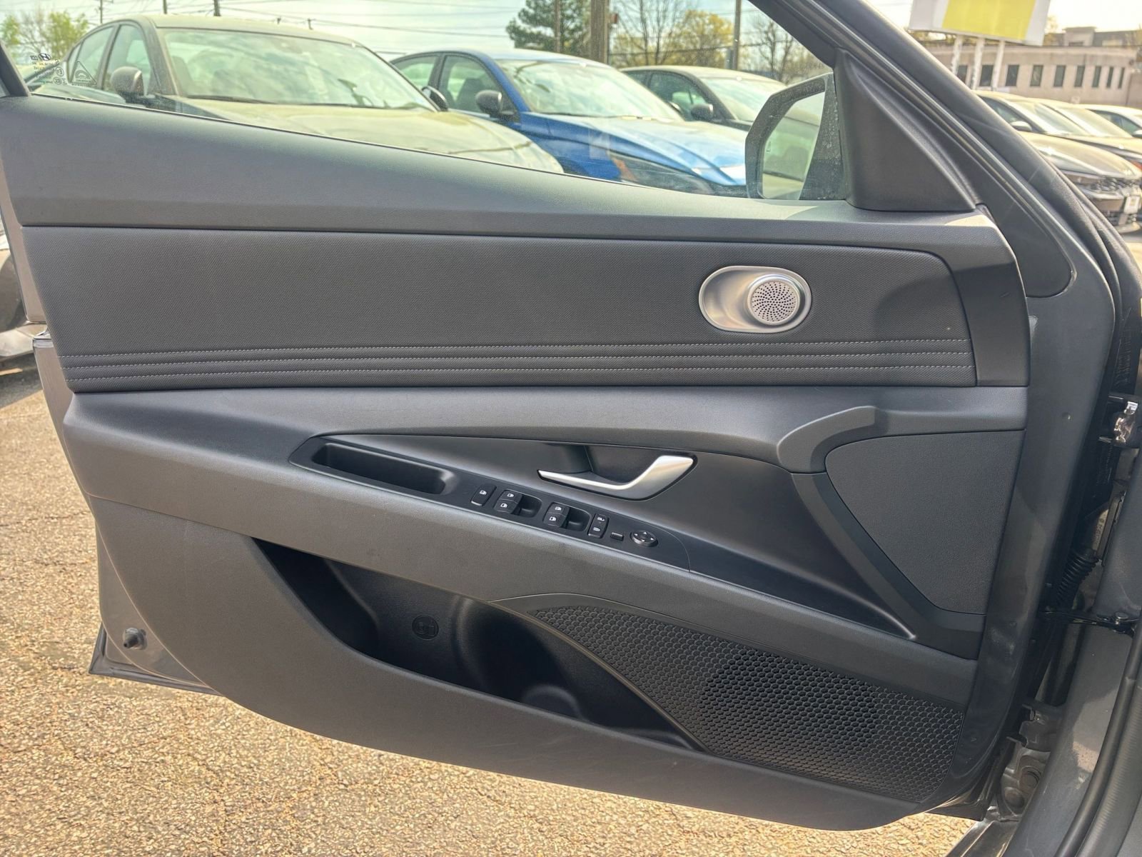 Used 2025 Hyundai Elantra SEL FWD image 18