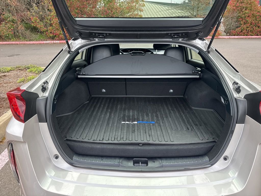 Used 2021 Toyota Prius Prime Limited image 26