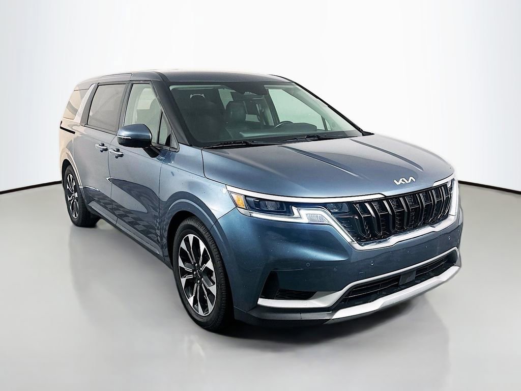 Used 2022 Kia Carnival EX image 1