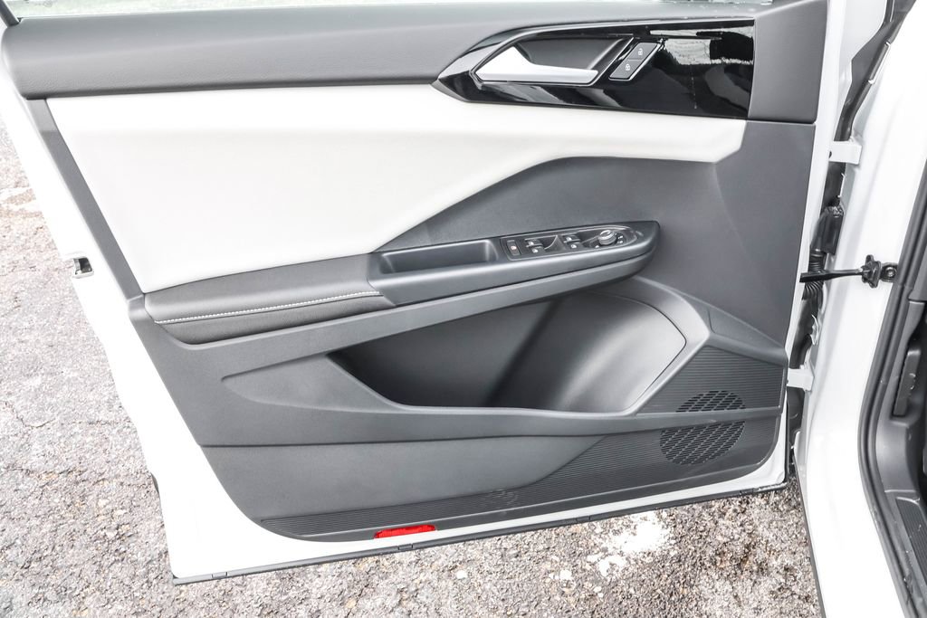 New 2026 Volkswagen Taos S image 31