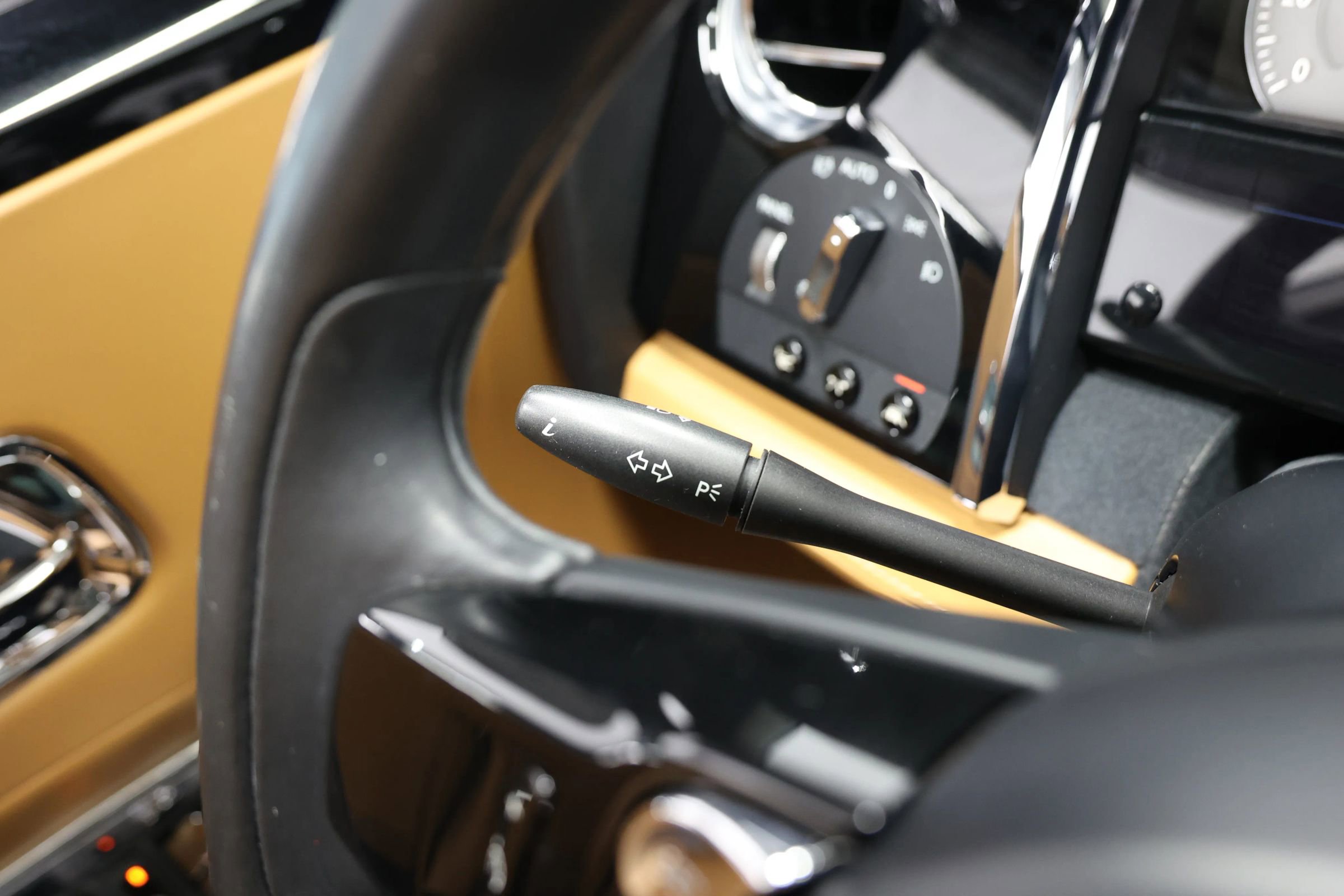 Used 2017 Rolls-Royce Ghost image 23