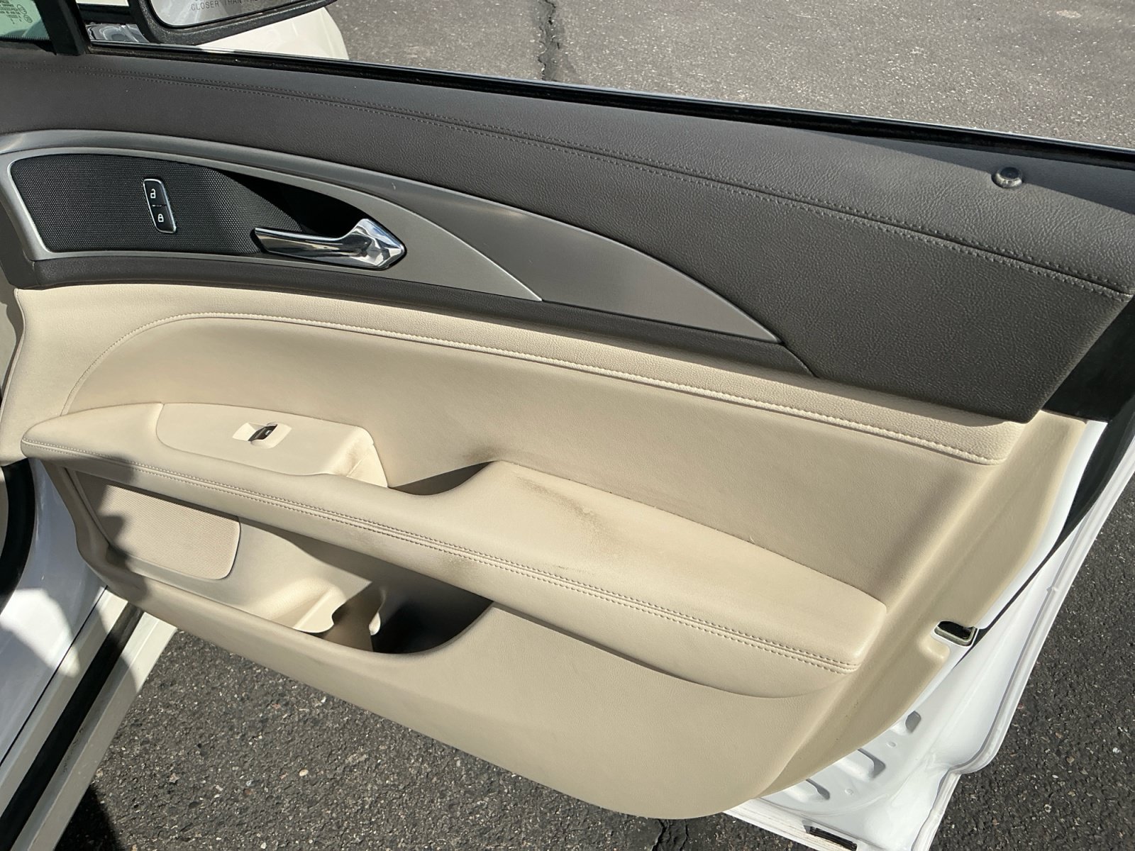 Used 2019 Lincoln MKZ Premiere FWD image 16