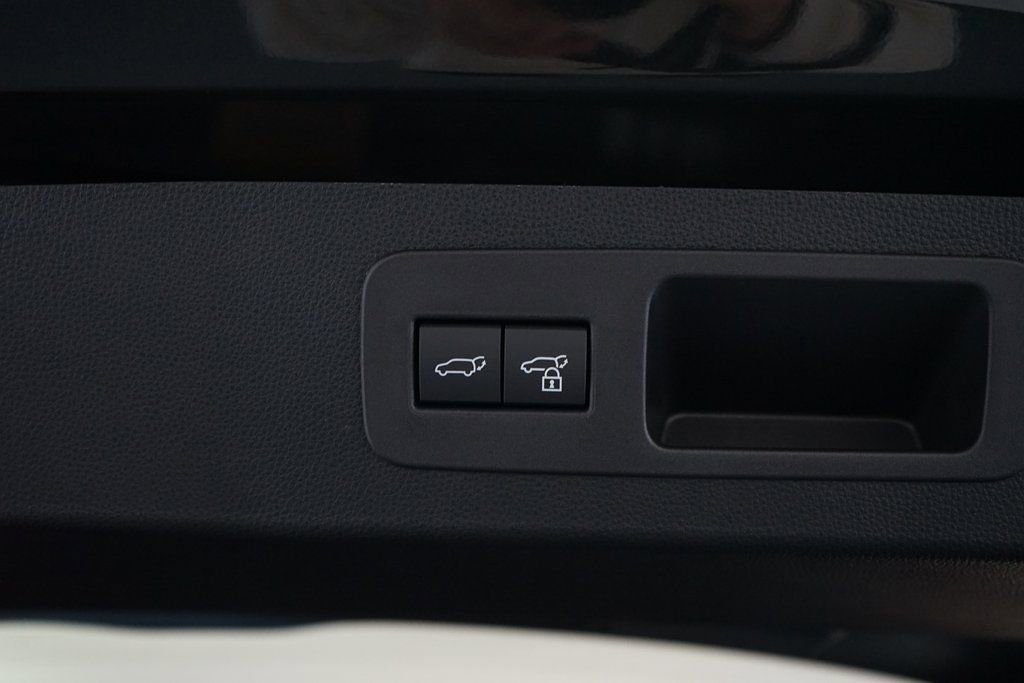 Used 2026 Lexus LX 600 4WD w/ Luxury Package image 39