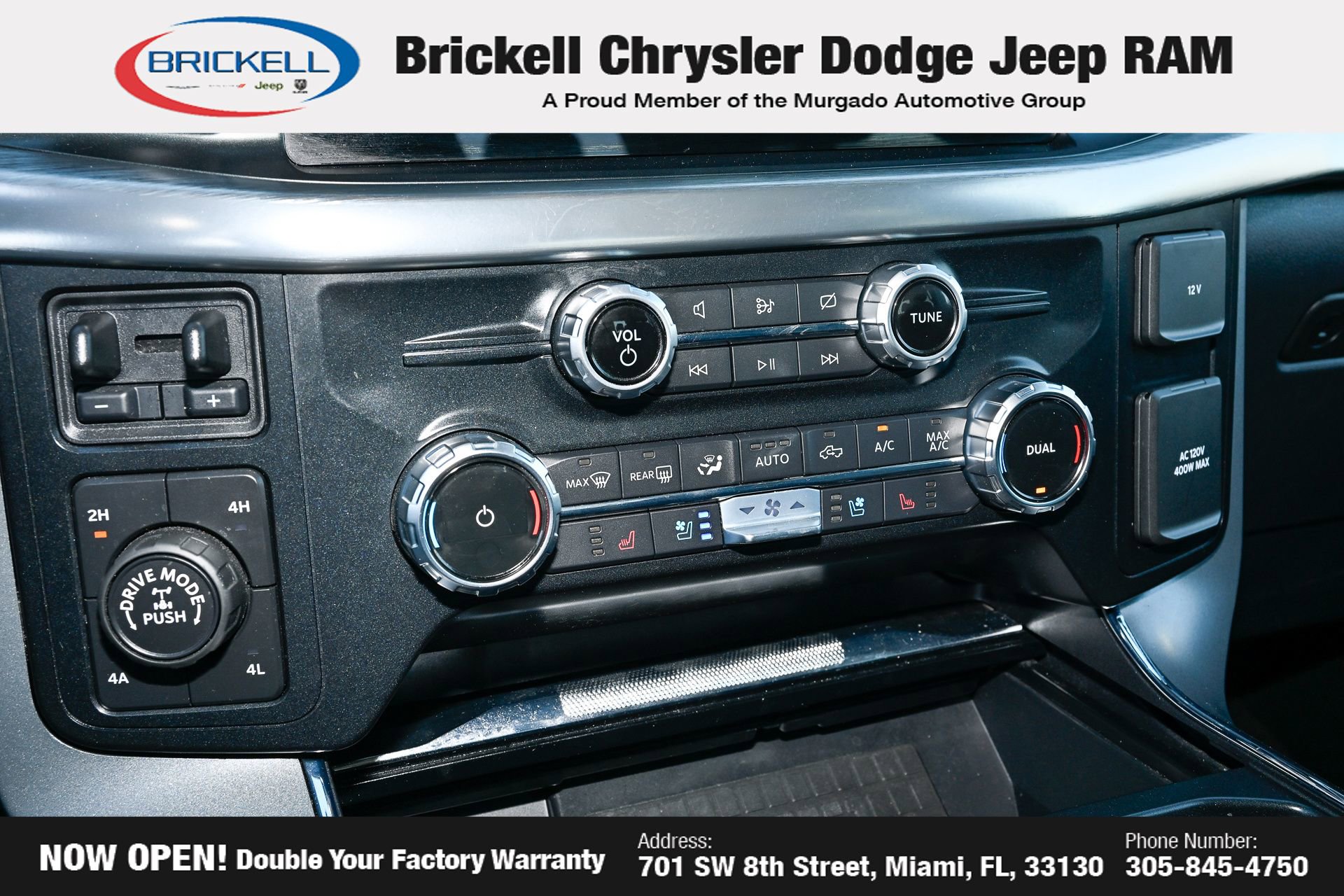 Used 2022 Ford F150 Lariat w/ Trailer Tow Package image 23