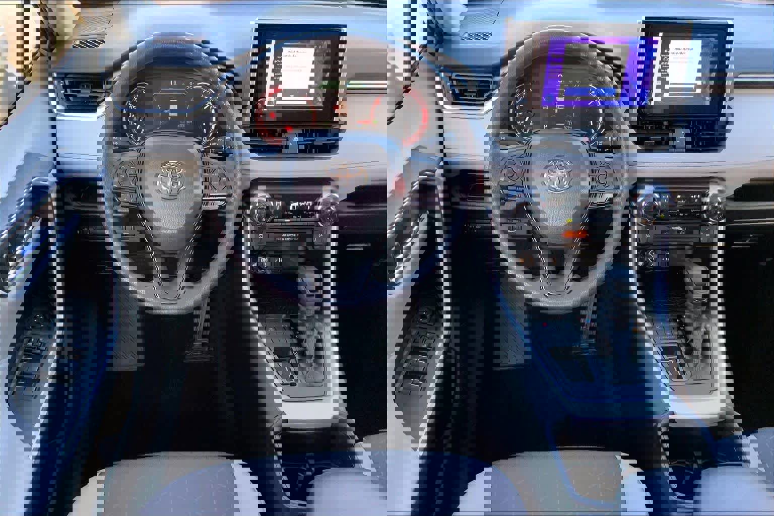 Used 2024 Toyota RAV4 XLE w/ Convenience Package image 6