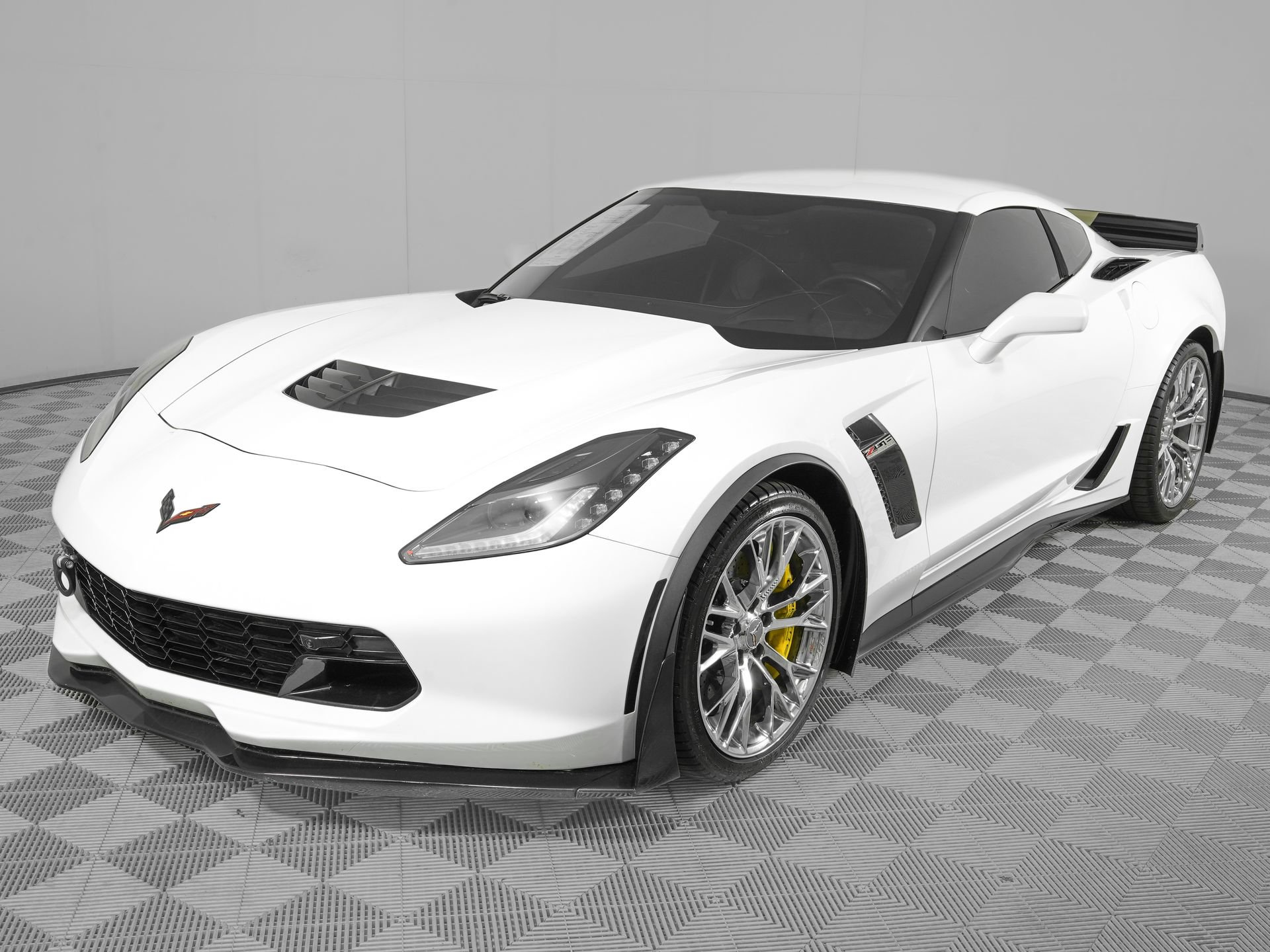 Used 2018 Chevrolet Corvette Z06 RWD image 8