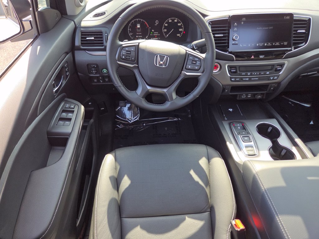 Certified 2025 Honda Ridgeline RTL image 33