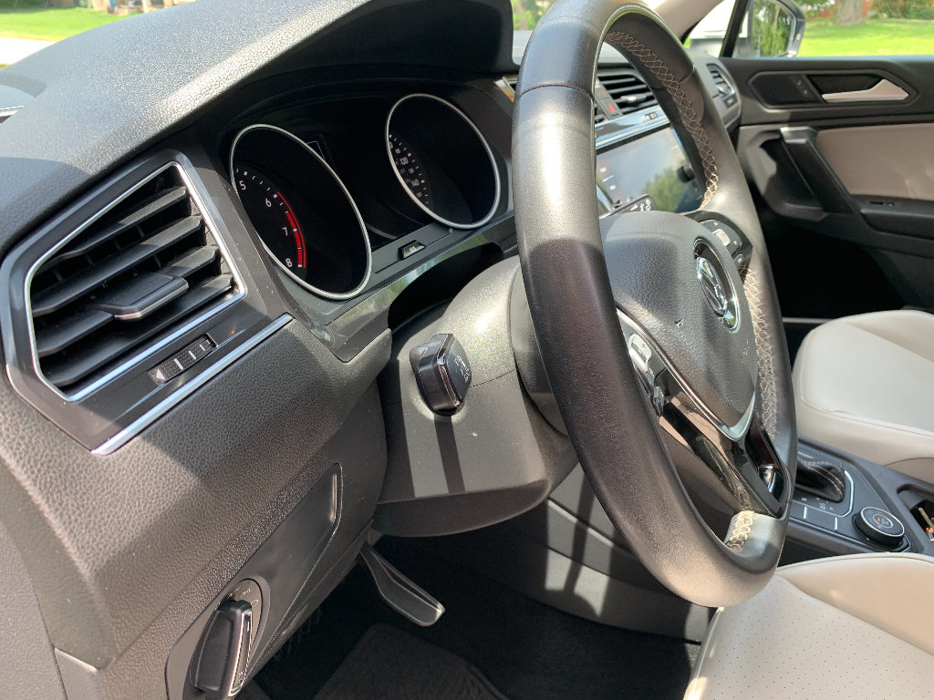 Used 2021 Volkswagen Tiguan SE AWD/4WD image 25