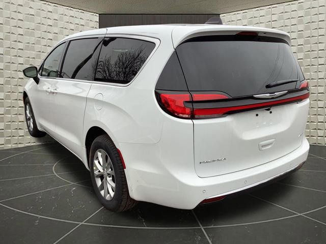 New 2026 Chrysler Pacifica Select AWD/4WD image 6