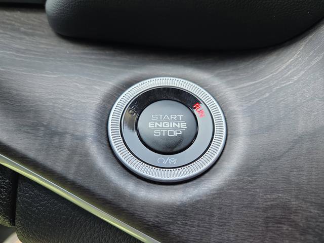 New 2025 Jeep Grand Cherokee Limited w/ Black Appearance Package image 29