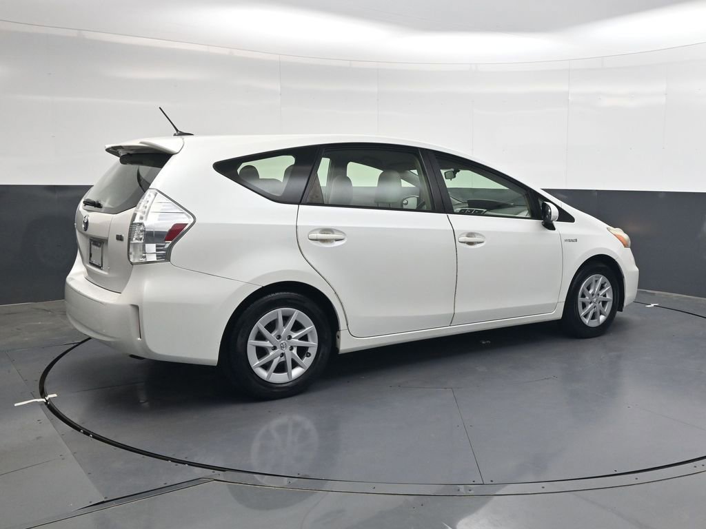 Used 2014 Toyota Prius V Three FWD image 4