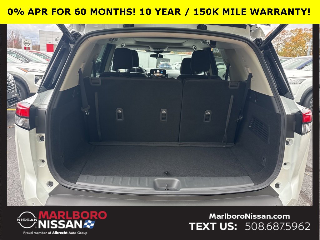 New 2025 Nissan Pathfinder SV w/ SV Premium Package image 15