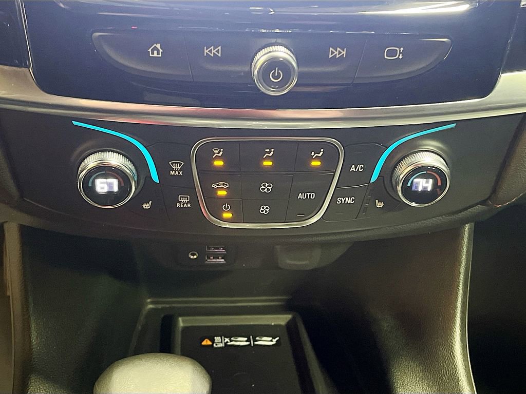 Used 2023 Chevrolet Traverse RS image 16