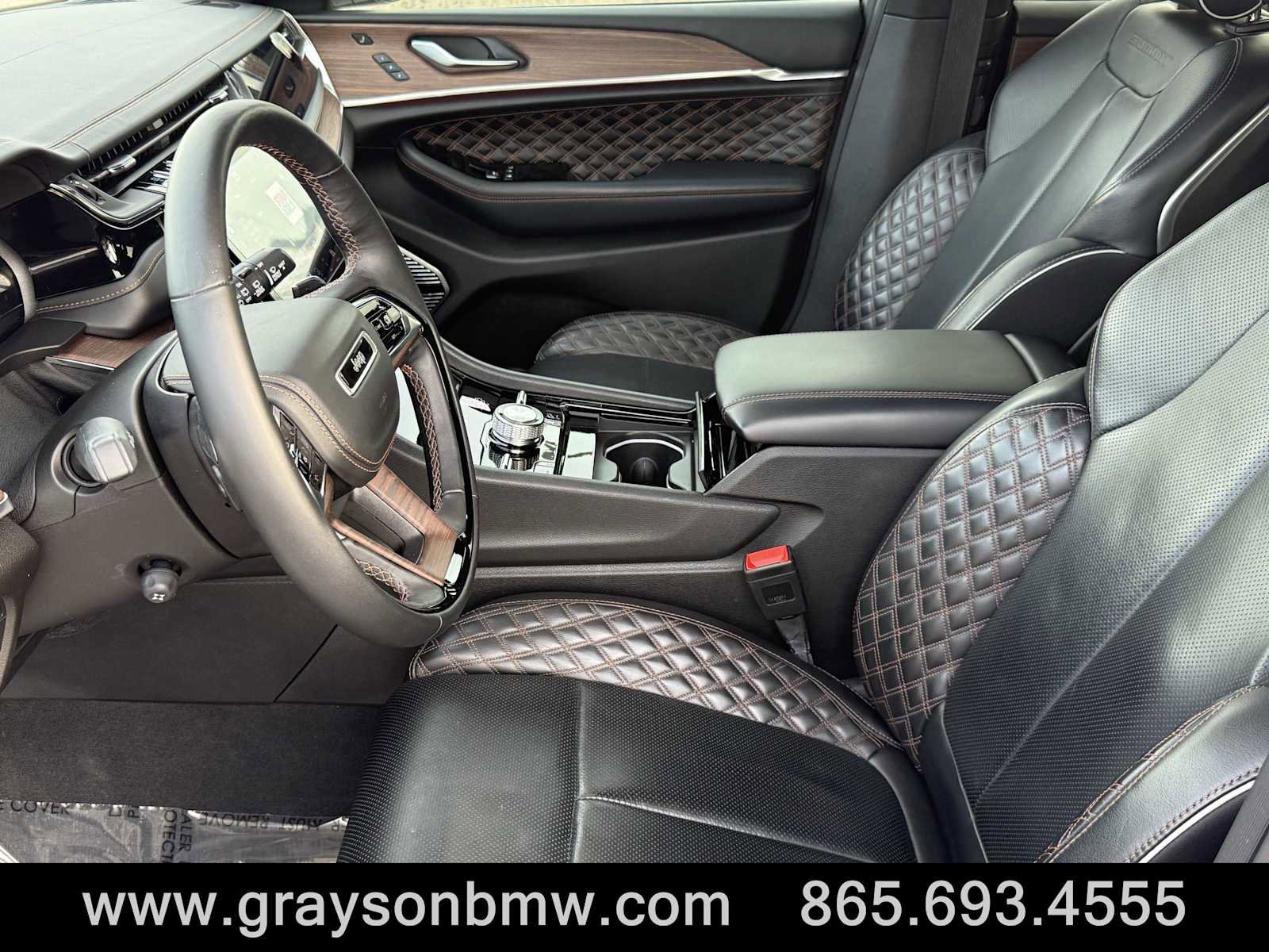 Used 2022 Jeep Grand Cherokee Summit w/ Luxury Tech Group V image 10