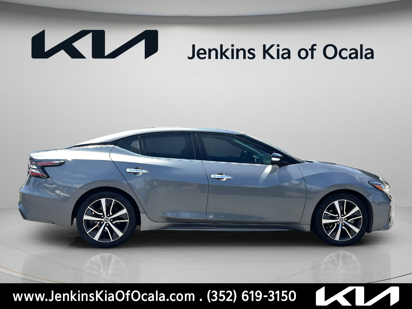 Used 2019 Nissan Maxima 3.5 SV w/ Floor Mat Group FWD image 2