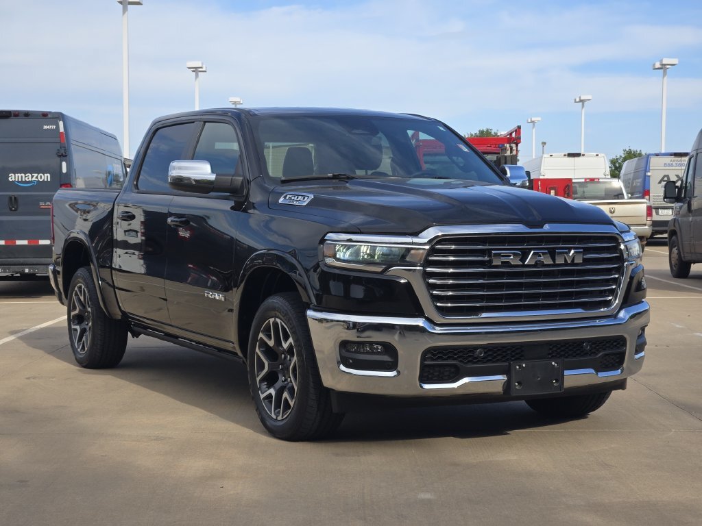 Used 2025 RAM 1500 Laramie AWD/4WD image 3
