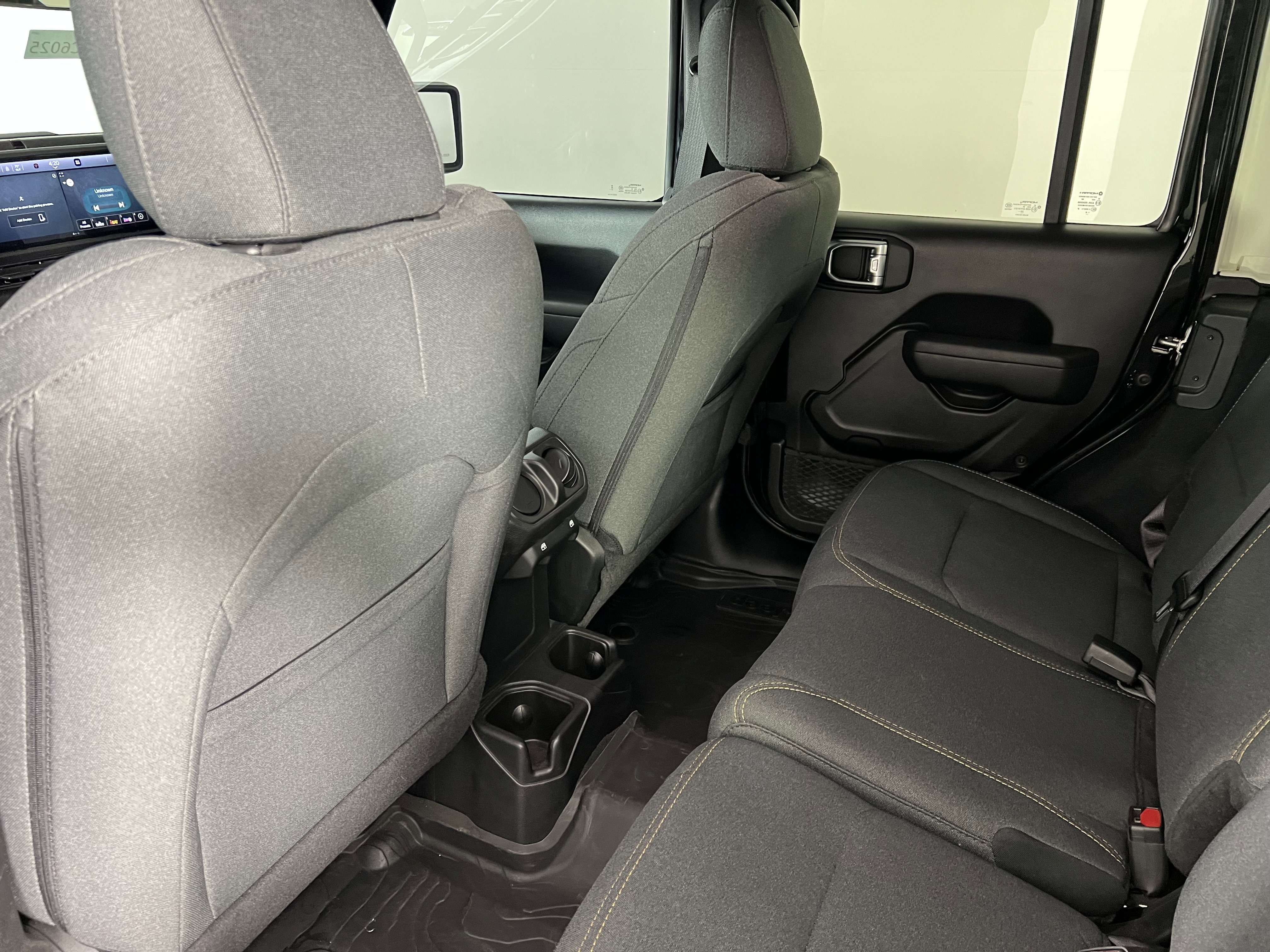 Used 2025 Jeep Wrangler Unlimited Sport AWD/4WD image 19