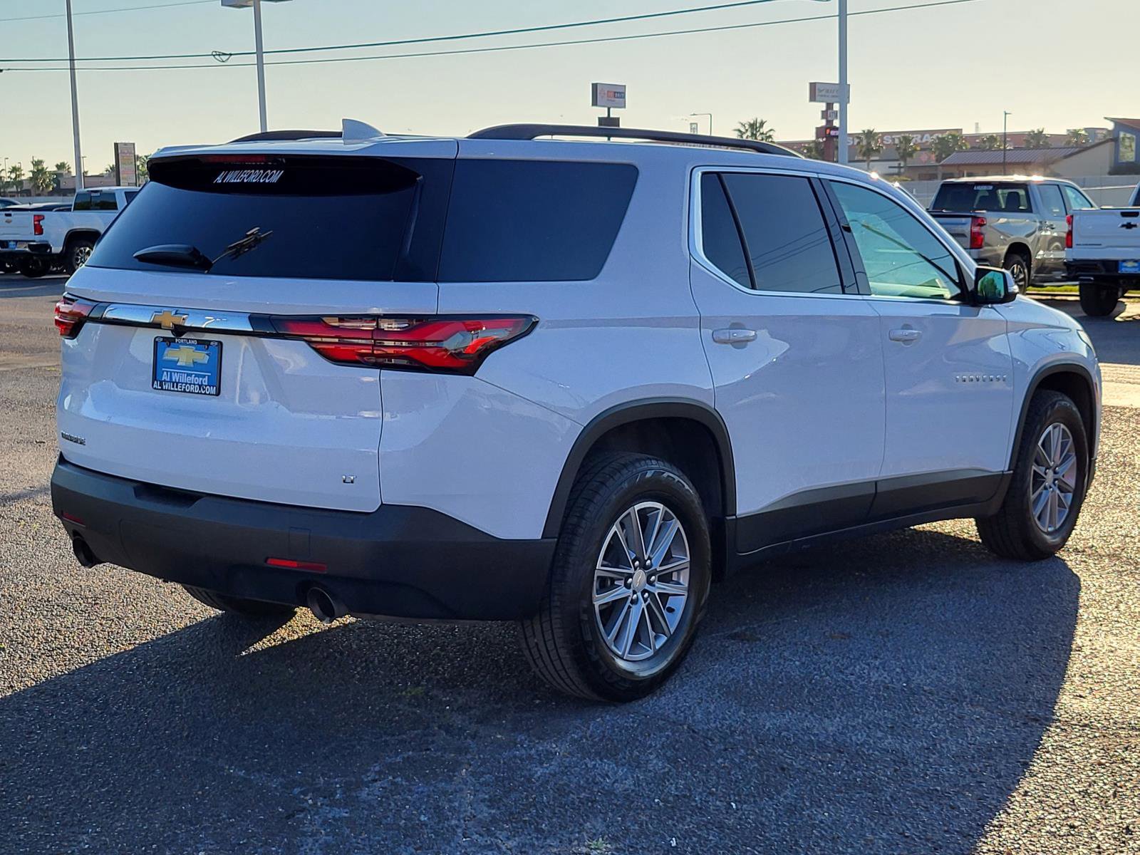 Used 2023 Chevrolet Traverse LT image 5
