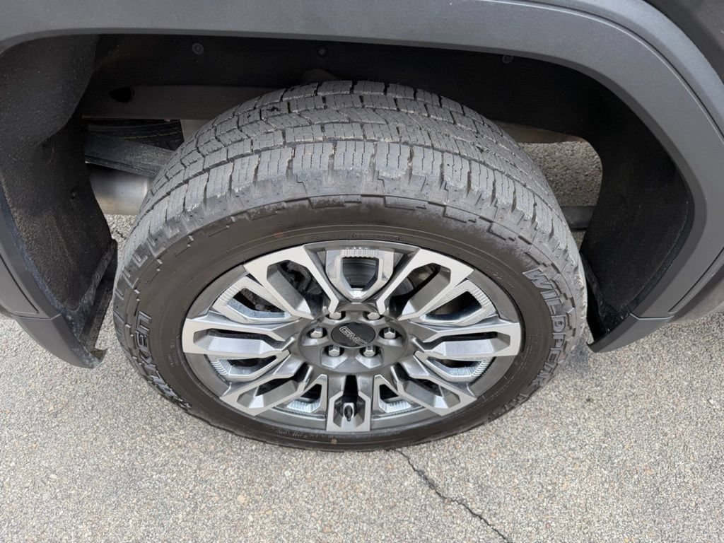 Used 2023 GMC Sierra 1500 Denali Ultimate AWD/4WD image 9