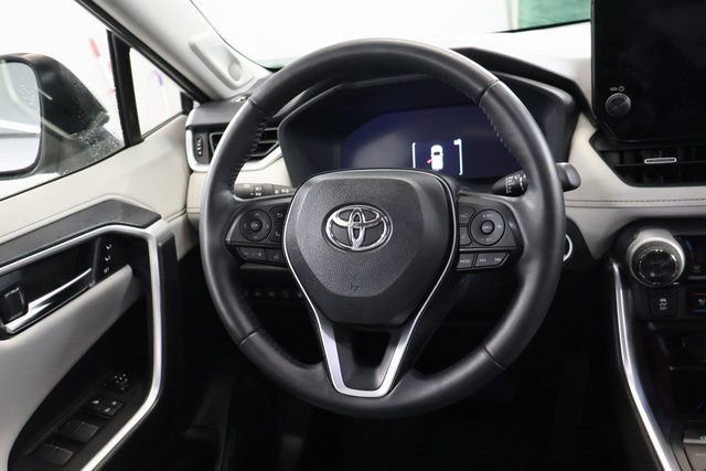 Used 2023 Toyota RAV4 Limited image 29