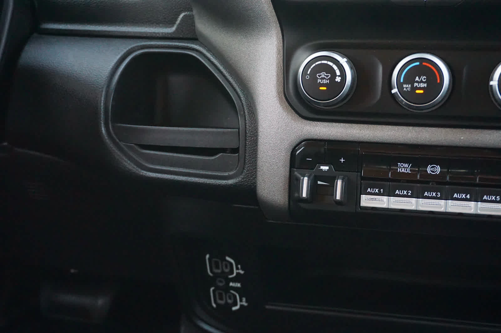 Used 2019 RAM 5500 Tradesman w/ Electrical Accessory Group AWD/4WD image 11