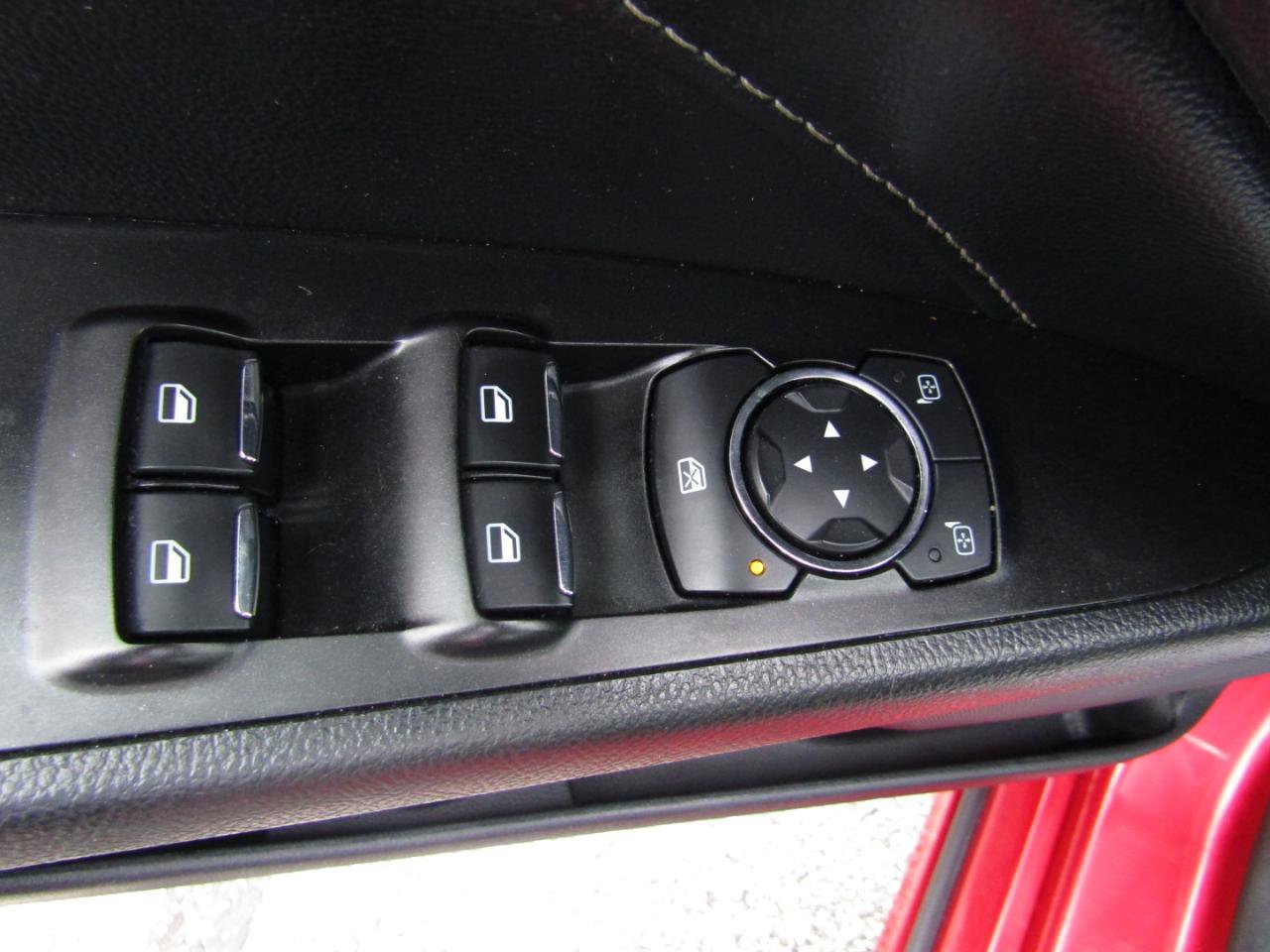 Used 2020 Ford Fusion Energi Titanium FWD image 11
