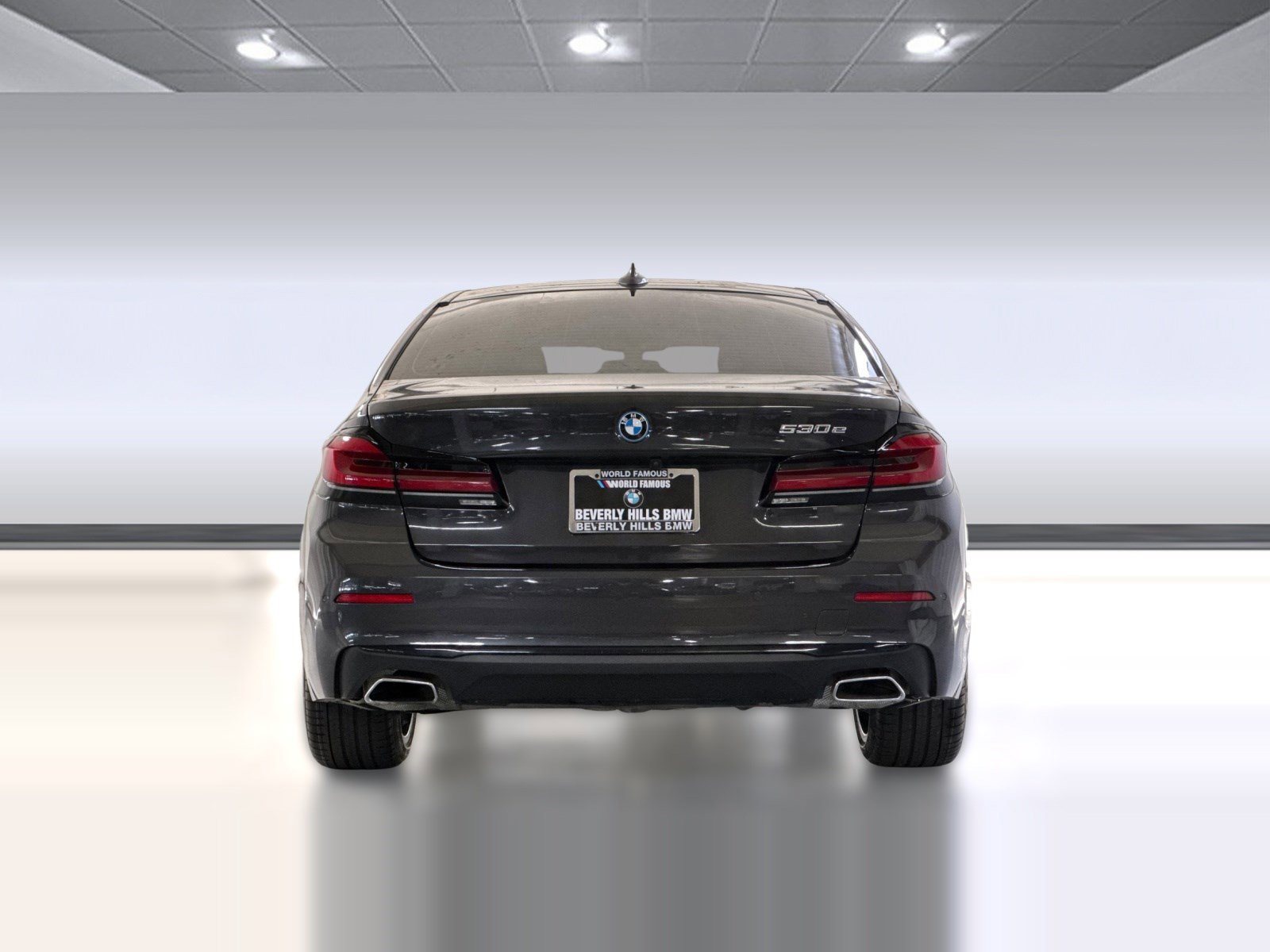 Used 2023 BMW 530e w/ Convenience Package image 9
