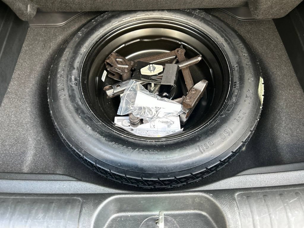 Certified 2019 Jeep Cherokee Limited AWD/4WD image 35