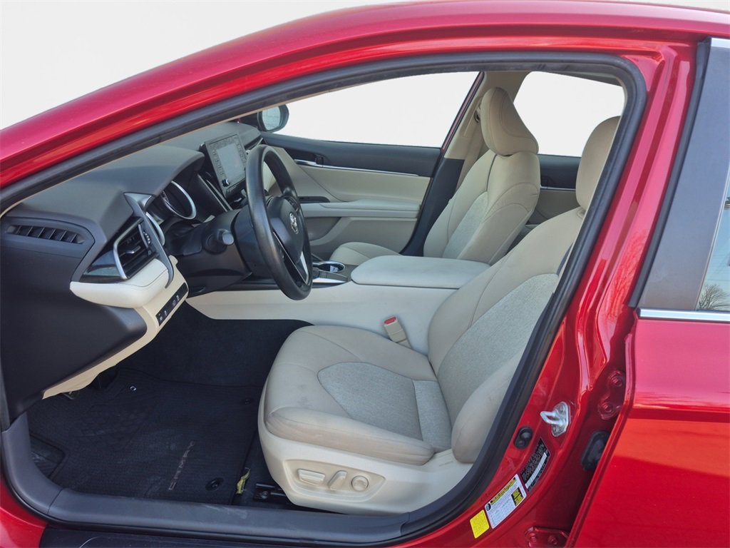 Used 2023 Toyota Camry LE image 12