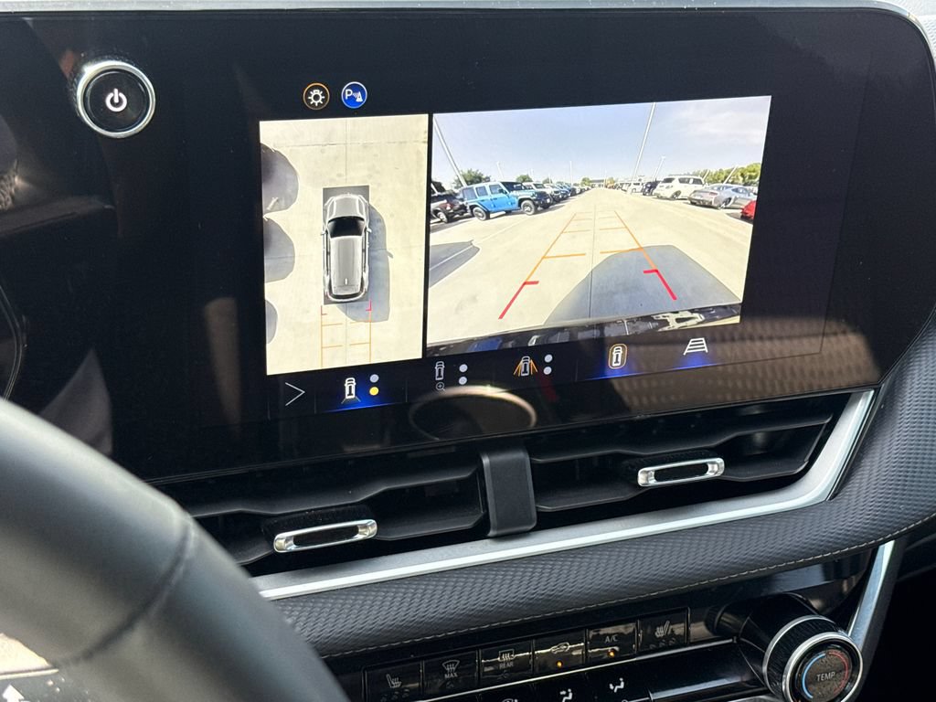 Used 2025 Chevrolet Equinox LT w/ Safety and Technology Package FWD image 24