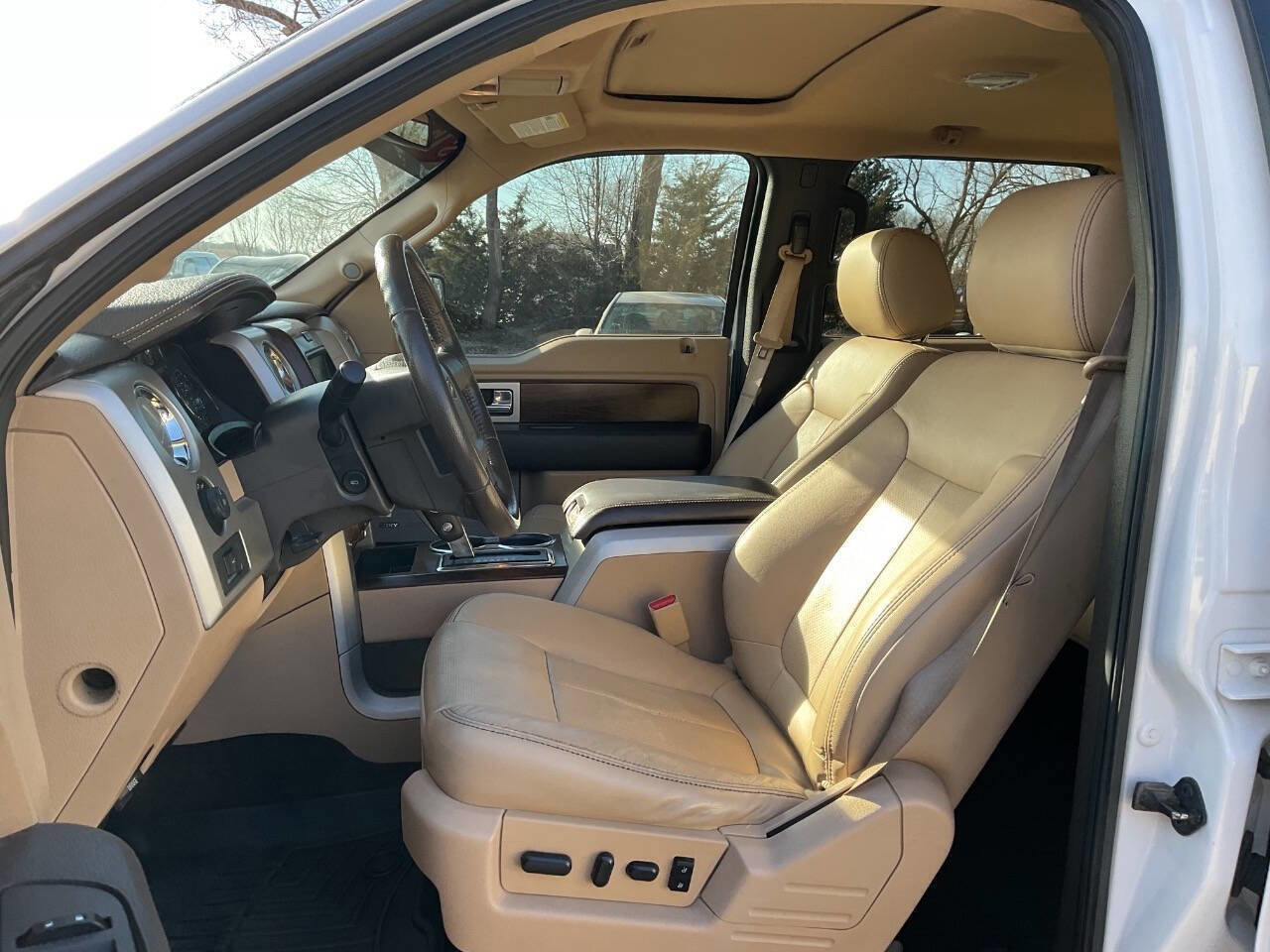 Used 2014 Ford F150 Lariat w/ Equipment Group 502A Luxury AWD/4WD image 18