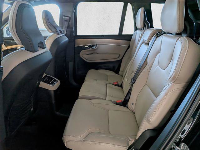 New 2026 Volvo XC90 T8 Ultra w/ Protection Package AWD/4WD image 17