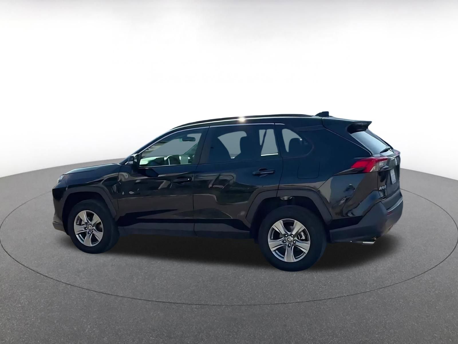Used 2025 Toyota RAV4 XLE w/ Convenience Package AWD/4WD image 9