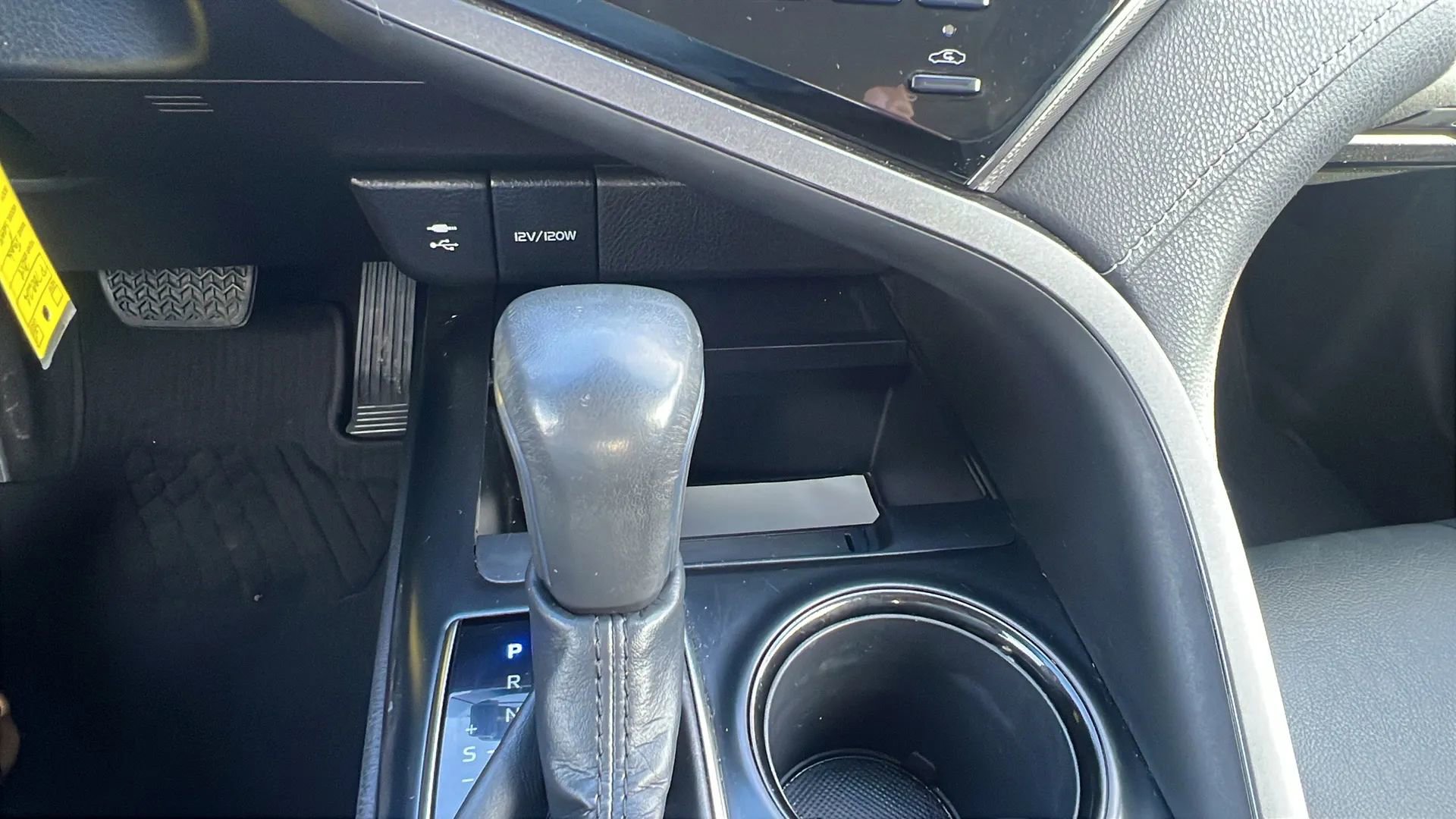 Used 2019 Toyota Camry SE image 18