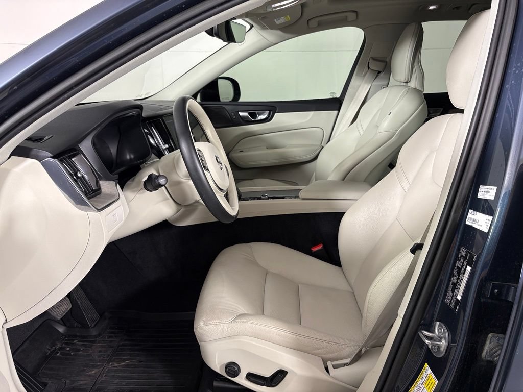 Used 2023 Volvo XC60 B5 Plus w/ Climate Package FWD image 16