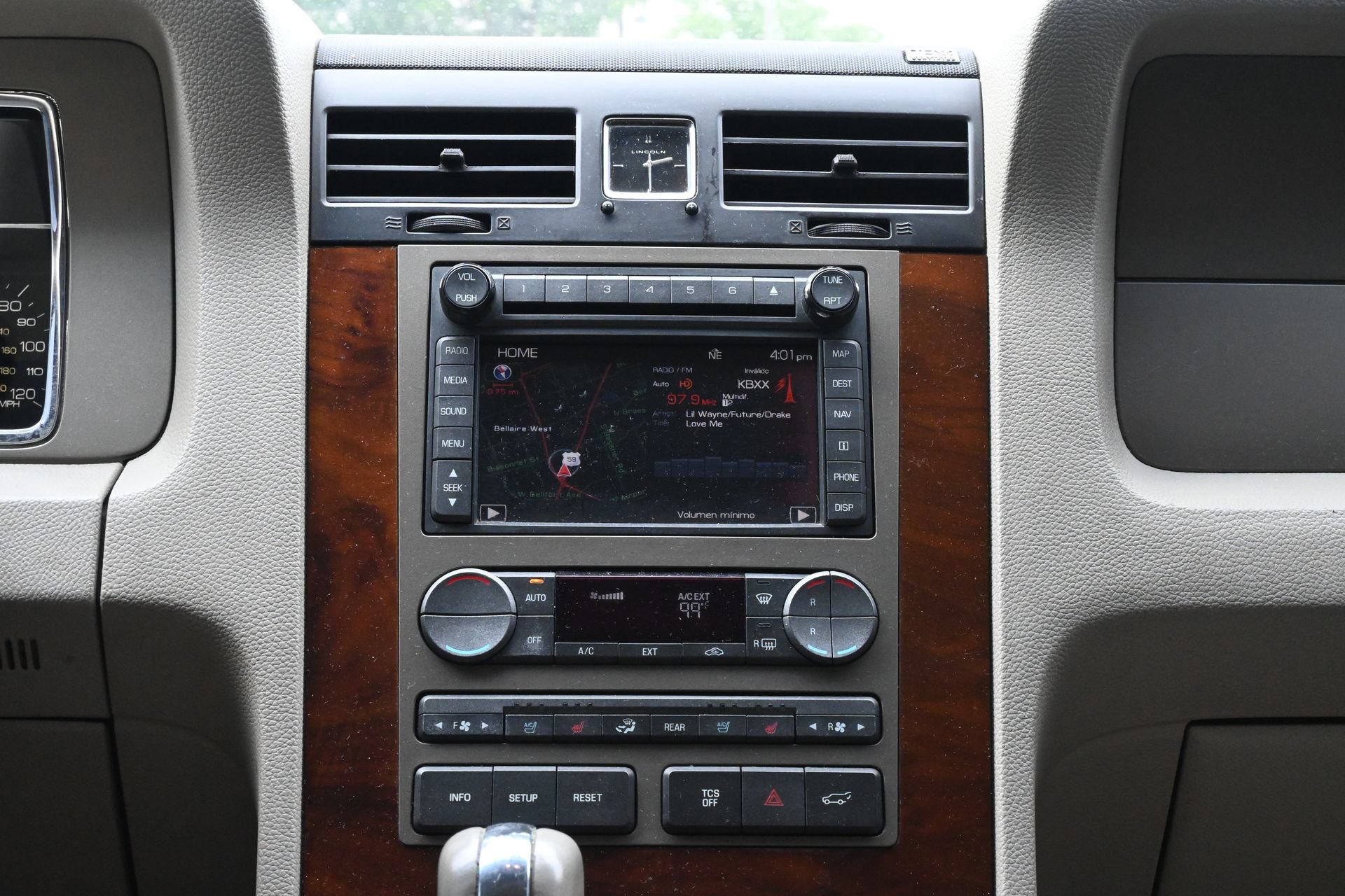 Used 2013 Lincoln Navigator 2WD w/ HD Trailer Tow Pkg image 13