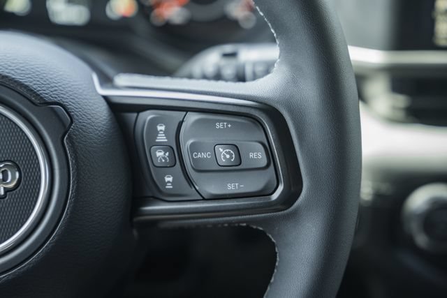 Used 2025 Jeep Wrangler Unlimited Rubicon AWD/4WD image 30