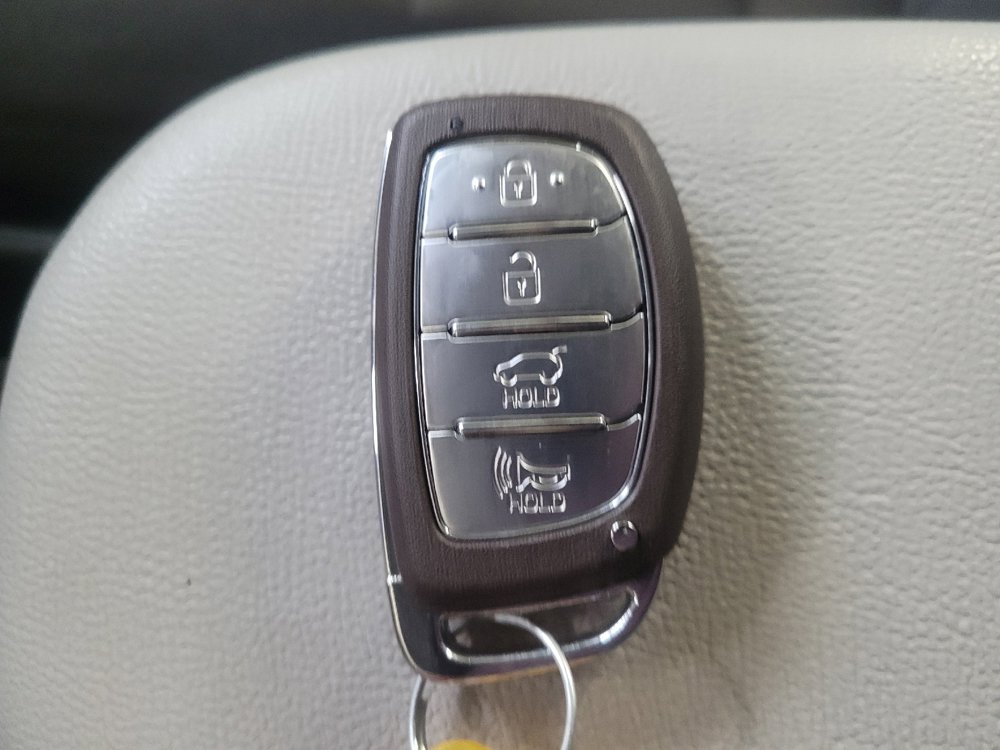 Used 2020 Hyundai Ioniq Blue FWD image 32